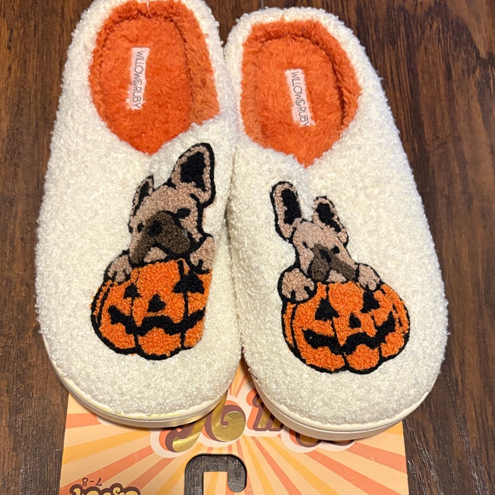 Halloween French Bulldog Slippers with Pumpkin Design NEW size M (7-8)